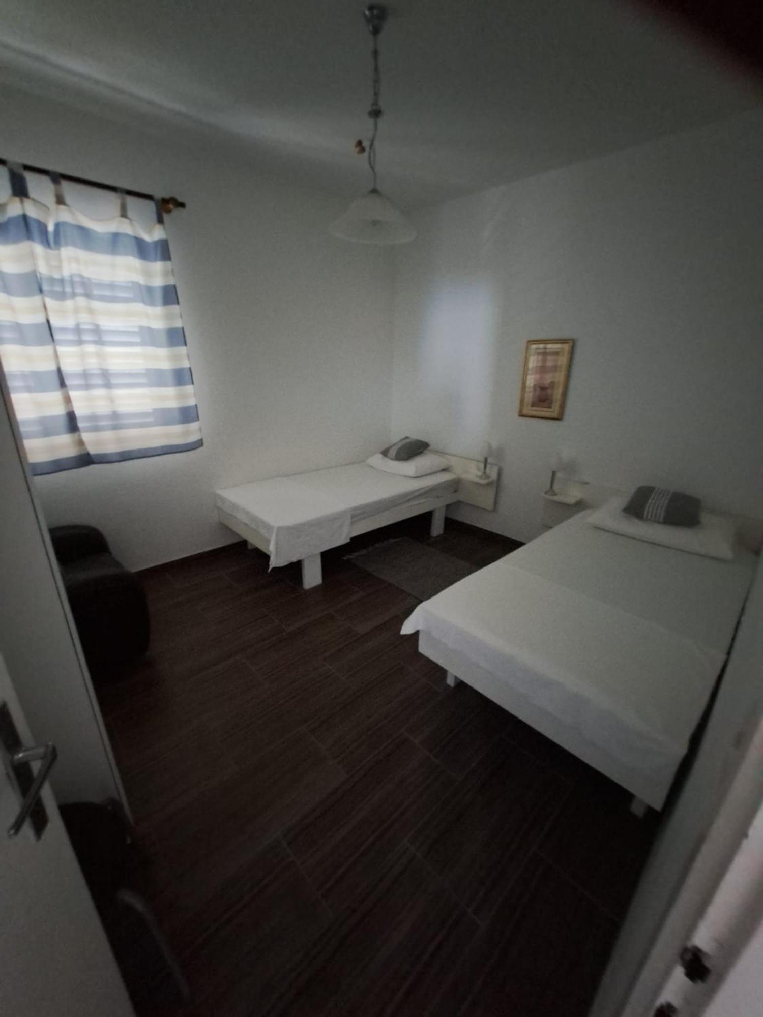 Apartmani Dusica Lumbarda Bagian luar foto