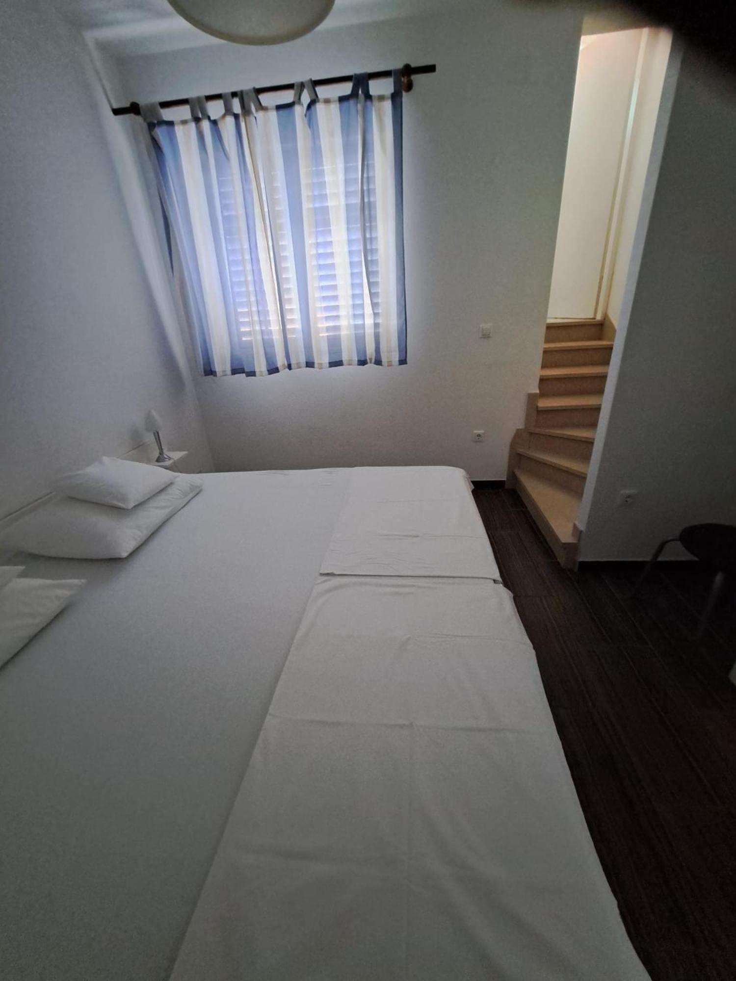 Apartmani Dusica Lumbarda Bagian luar foto